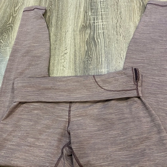 Lululemon Wunder Under High Rise Leggings - Picture 6 of 7